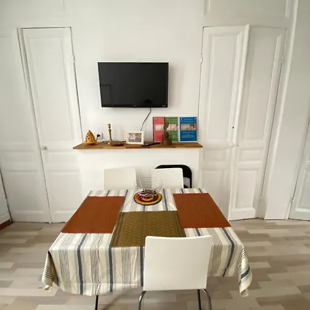 Cosy 4 Personnes Place Turenne Apartment